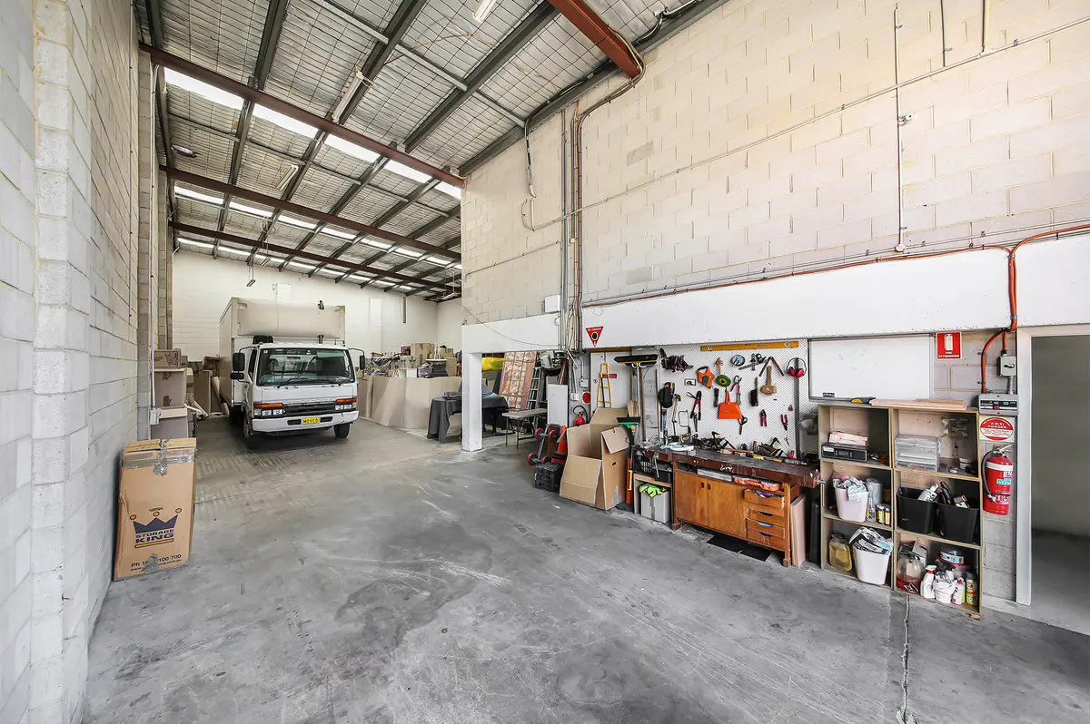 Warehouse & Office in Excellent Location
