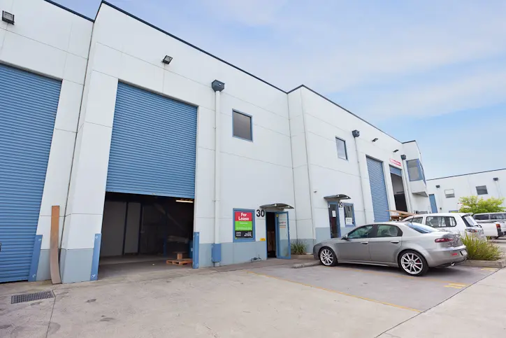 MODERN STYLE HIGH BAY WAREHOUSE MODERN STYLE HIGH BAY WAREHOUSE