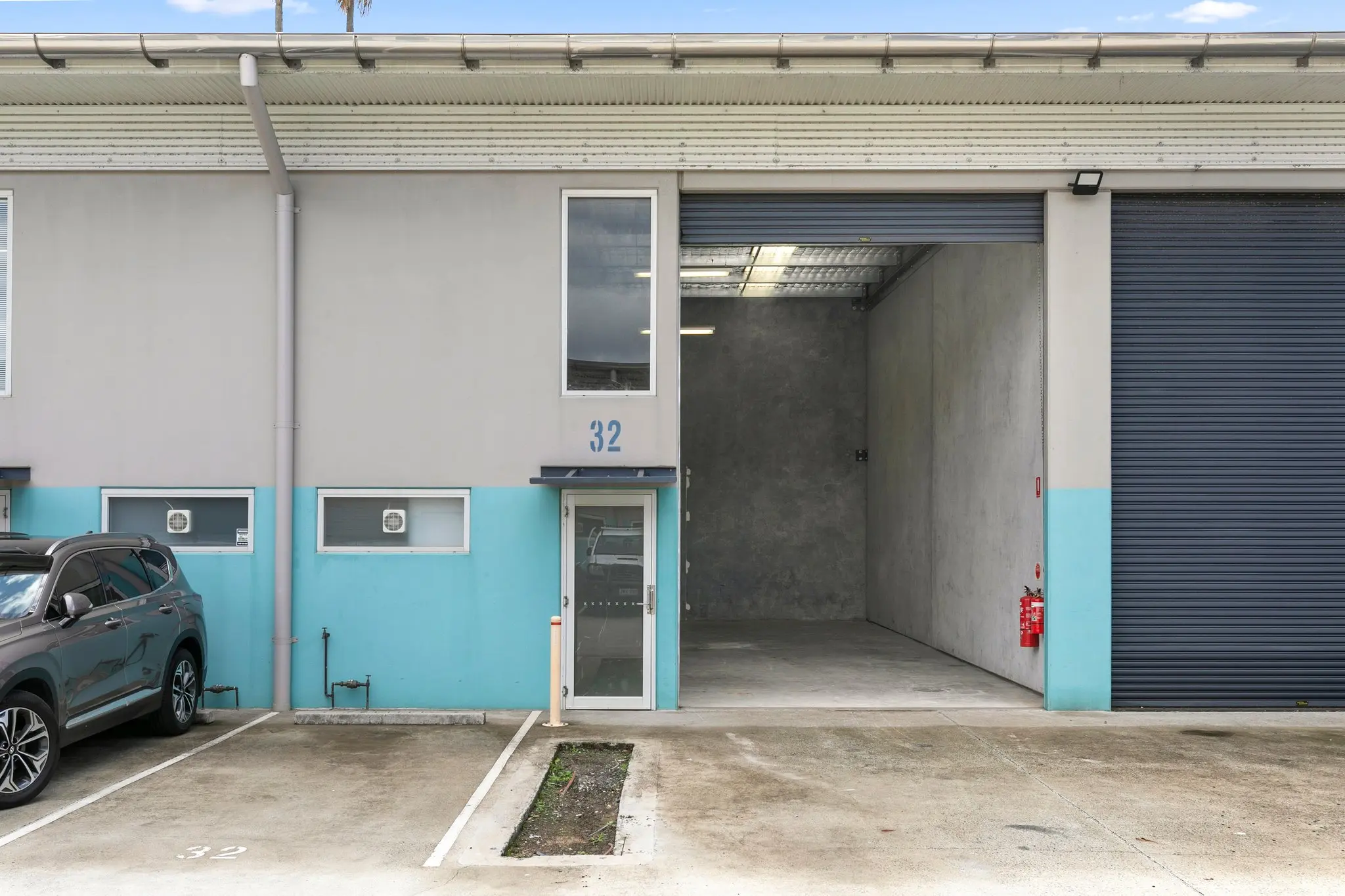 SINGLE STOREY HIGH BAY WAREHOUSE